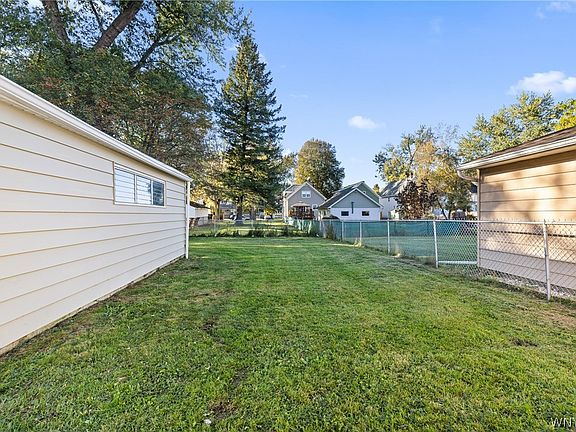 3rd image of 38 Riverview Pl