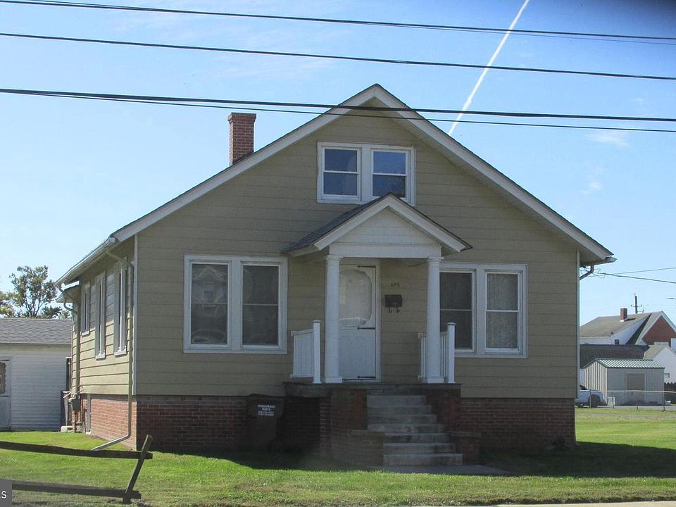 1st image of 603 Roslyn Ave