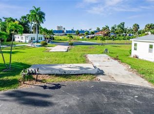 112 Maple Ln, Fort Myers, FL 33908