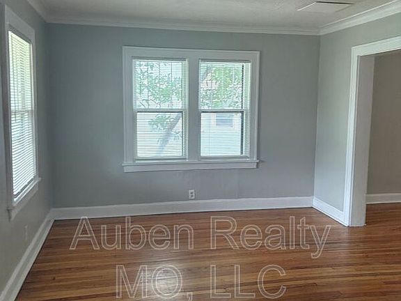 3rd image of 5428 Harrison St