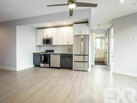 3rd image of 975 Liberty Ave #5L