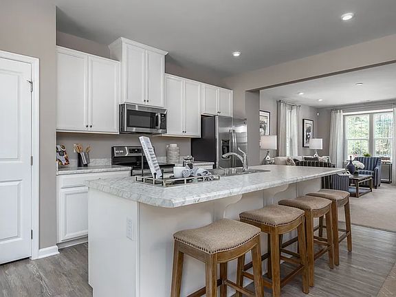 5th image of 213 Poplar Loop #213
