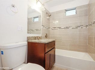 8756 S Exchange Ave APT 2F, Chicago, IL 60617