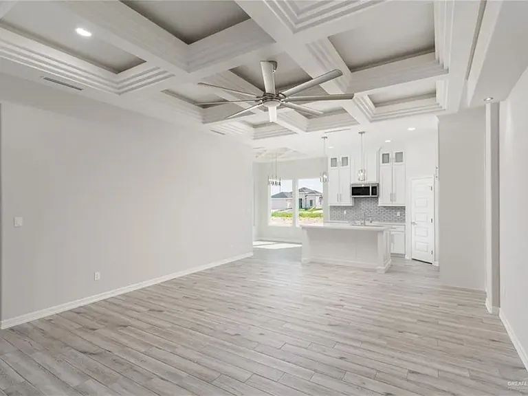 2700 E Comal Rd — Photo 2