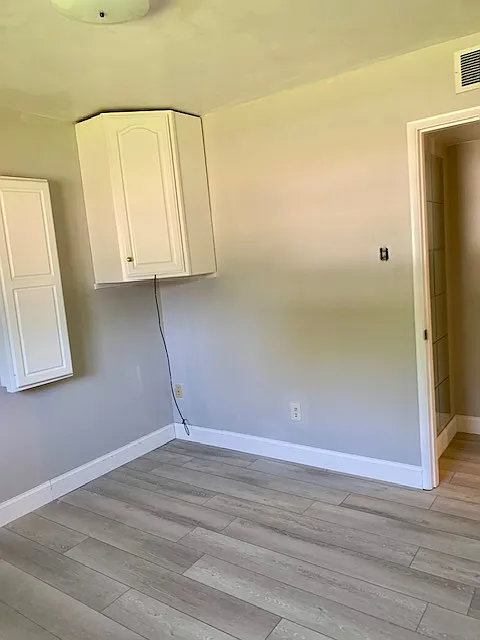 3 bed, 1.5 bath, 936 sqft, $1,800 — Photo 2