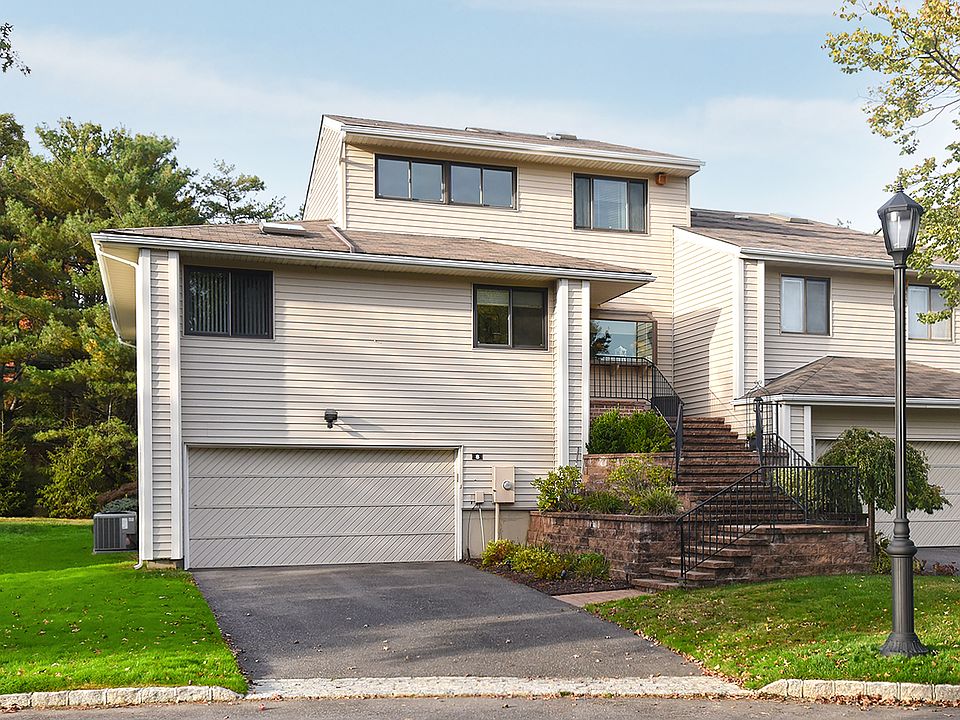 1st image of 8 Chestnut Ln