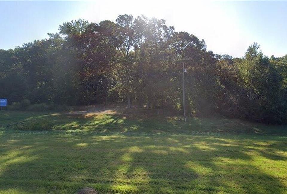 2nd image of 3568 State Highway 365