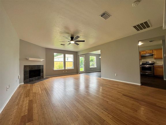 5th image of 919 N Oak Dr