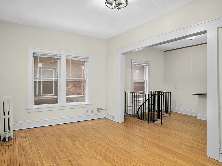 2875 Irving — Photo 20