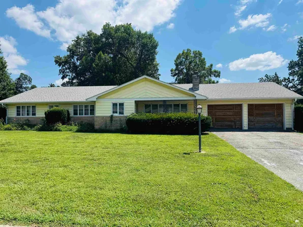 424 Anthony St, Clay Center, KS 67432