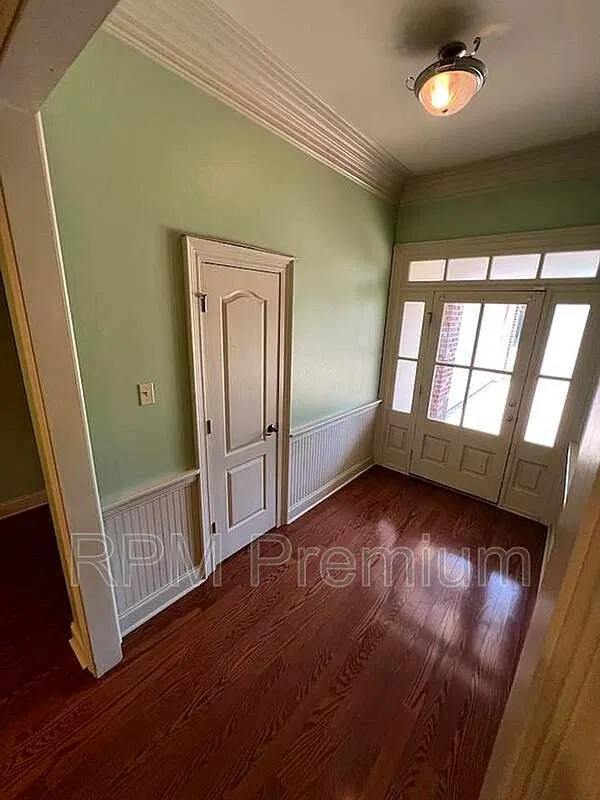 3 bed, 2.0 bath, 1865 sqft, $2,150 — Photo 4