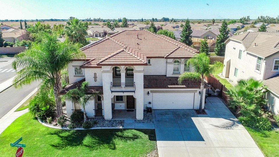 1st image of 1079 Jewelflower St