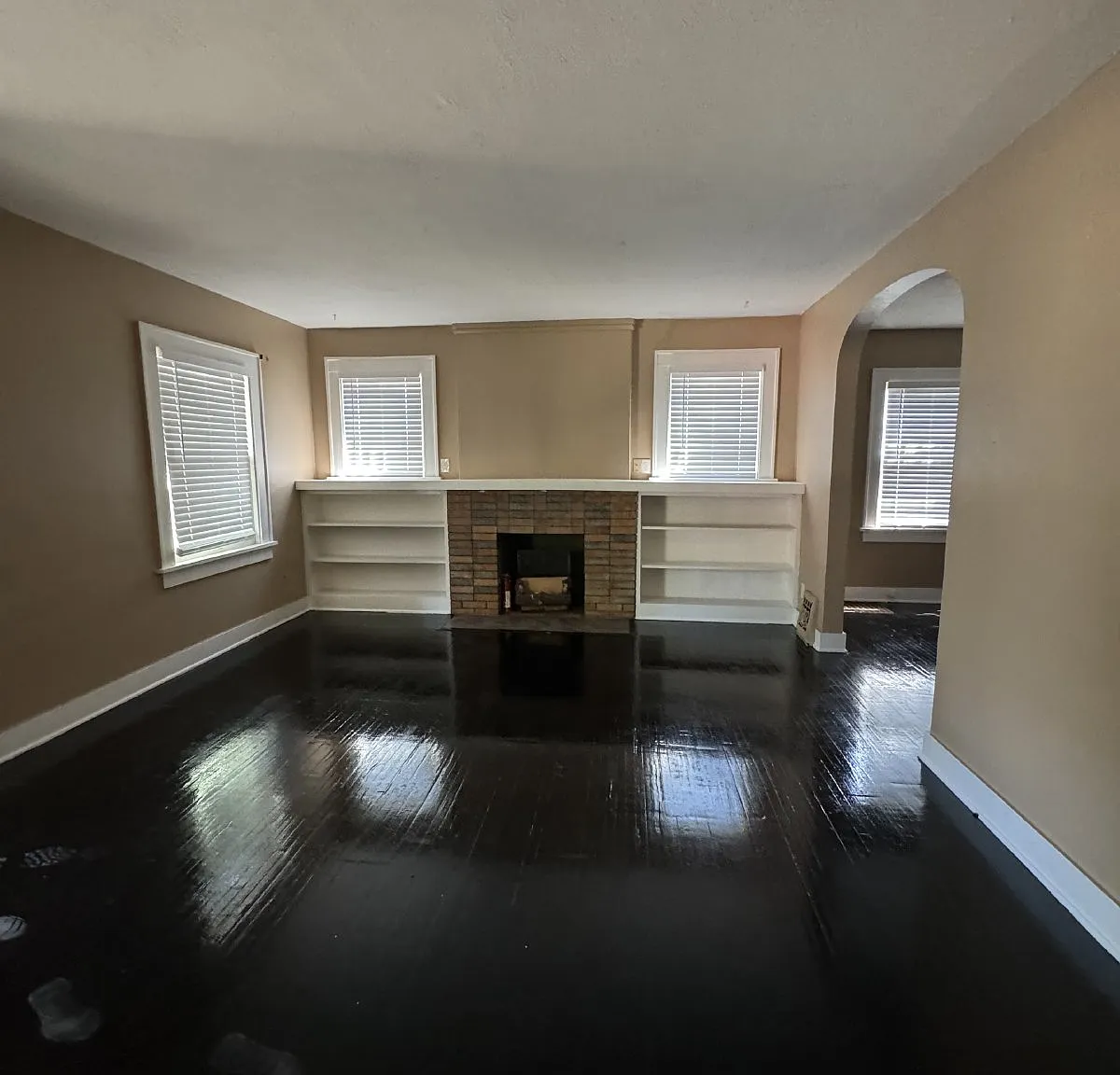3 bed, 1.0 bath, 1290 sqft, $1,200 — Photo 4