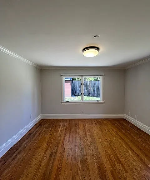 744 Oak St #10 — Photo 5