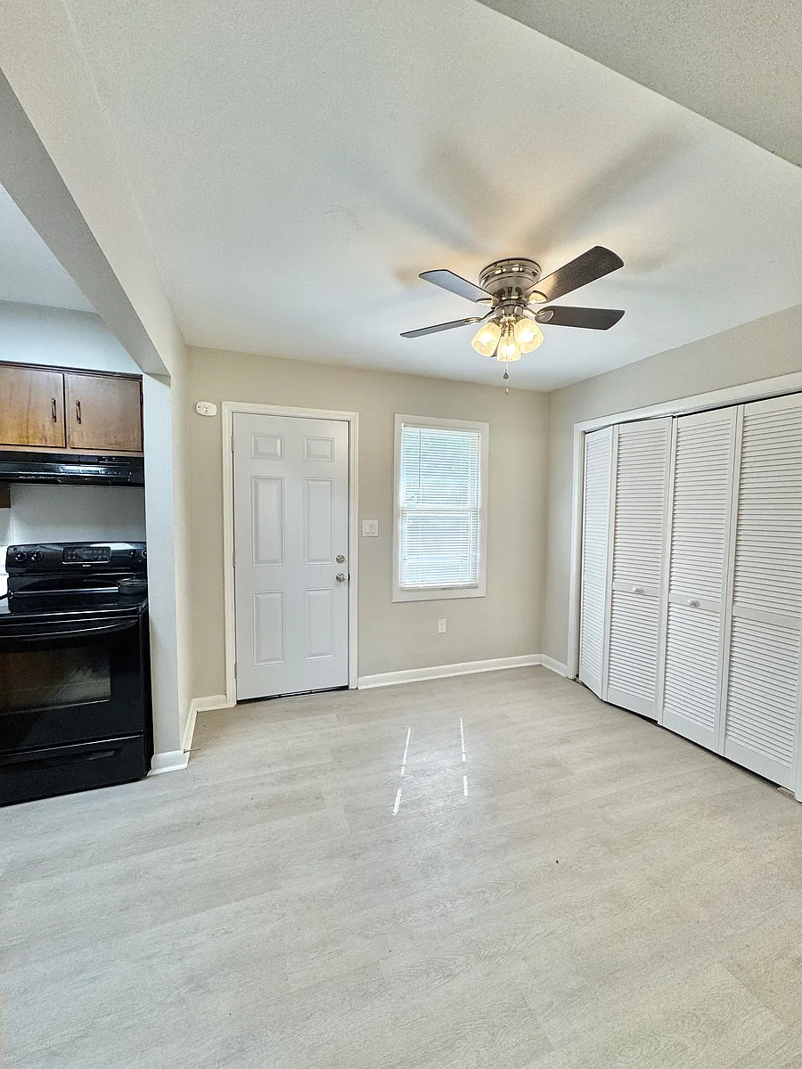 Photo 2 of 7 - 510 Holladay Dr #206 - Danville, KY Building Photo - 510 Holladay Dr #206