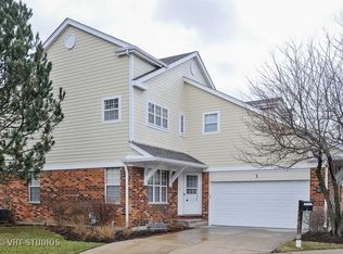 3 Caribou Xing, Northbrook, IL 60062