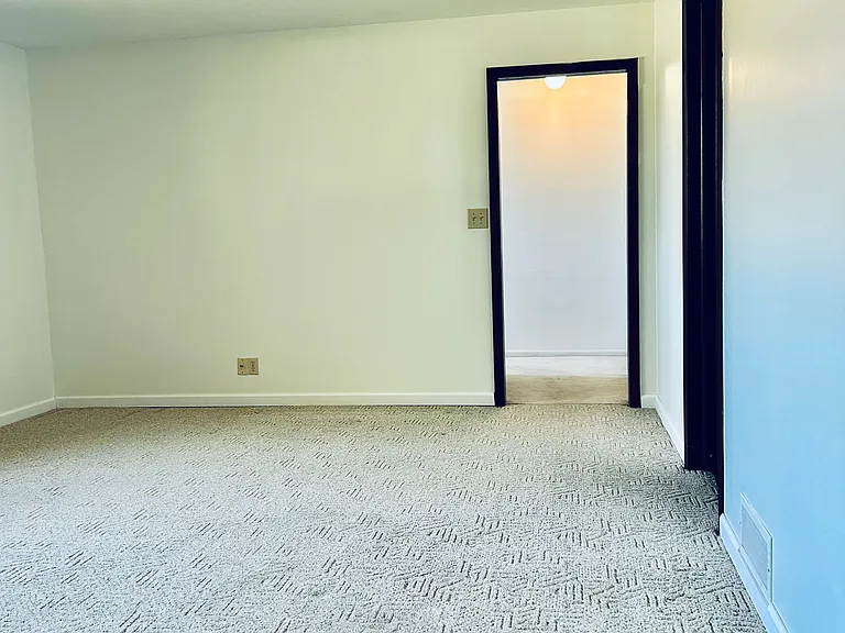 8001 Sandalwood Dr — Photo 21