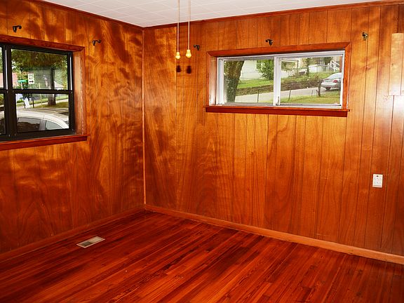4th image of 3378 Crompton St