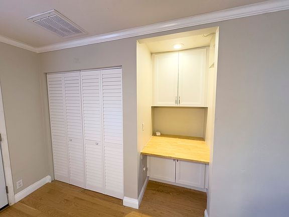 4th image of 1626 York Dr #3