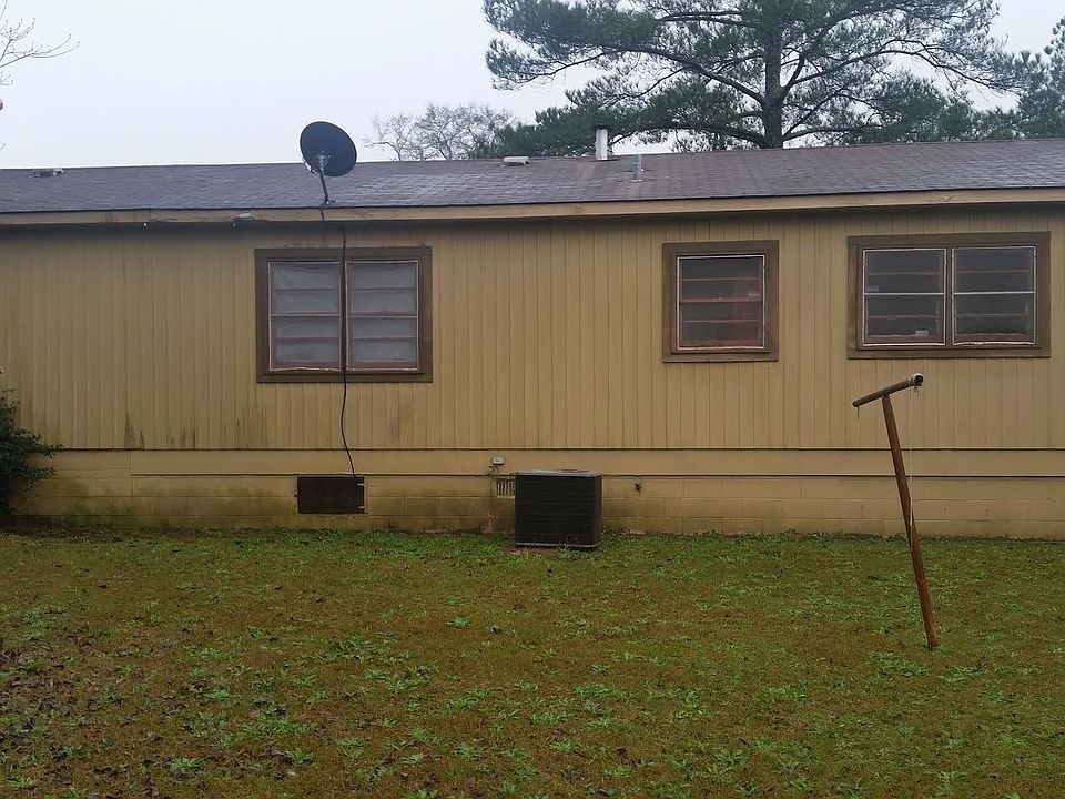 2nd image of 3200 Kings Park Cir