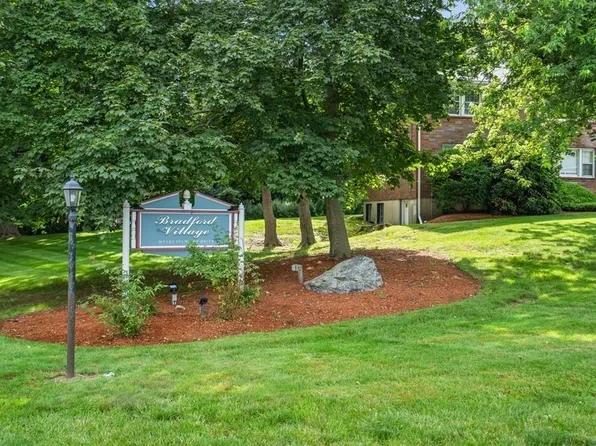 1 Myles Standish Dr Unit 4, Haverhill, MA 01835