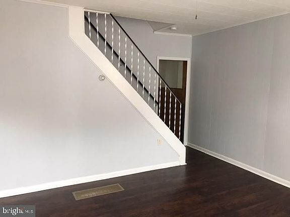 5th image of 23 Upland Ave