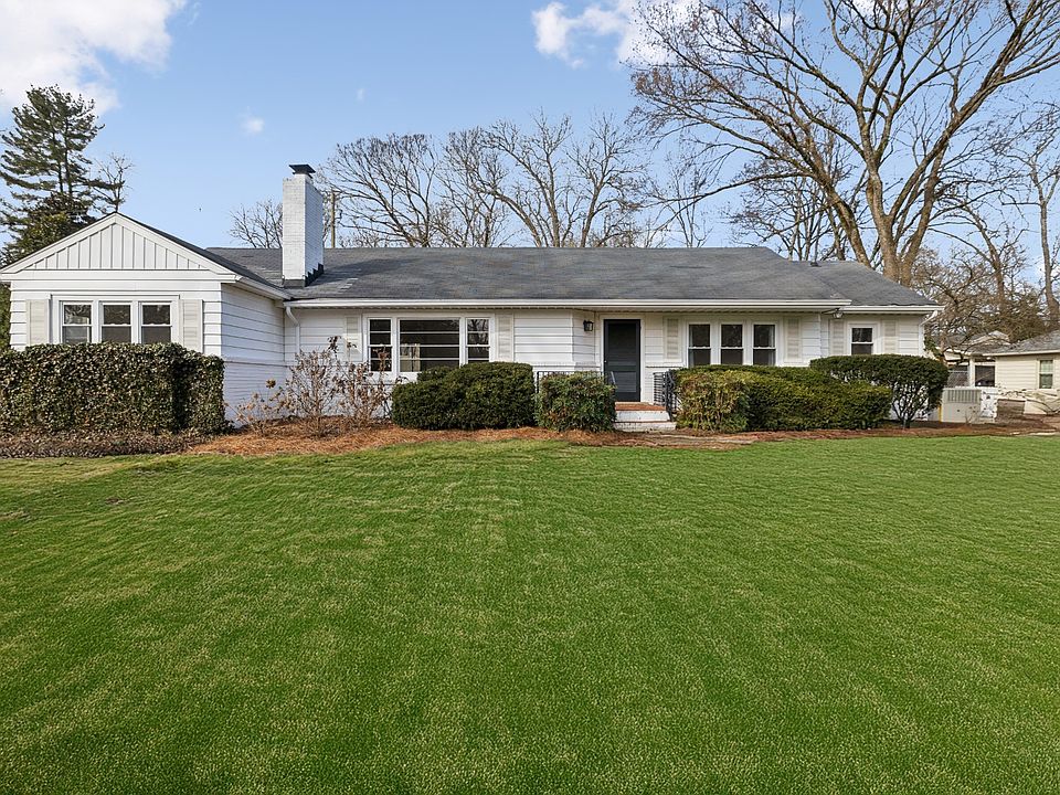 2nd image of 1221 Nichol Ln