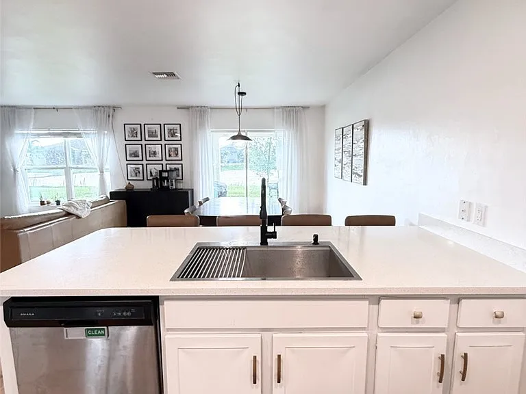 3192 Estancia Ln — Photo 4