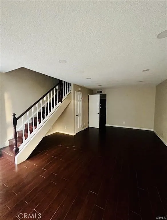 5640 Riverside Dr — Photo 2