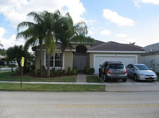 2nd image of 1807 SW 182nd Ave