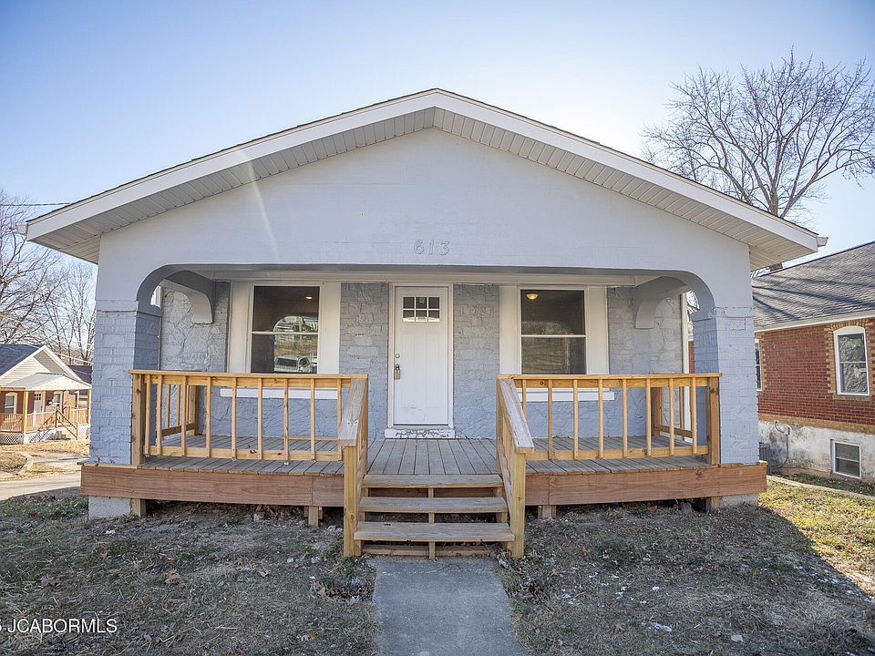 1st image of 613 Houchin St
