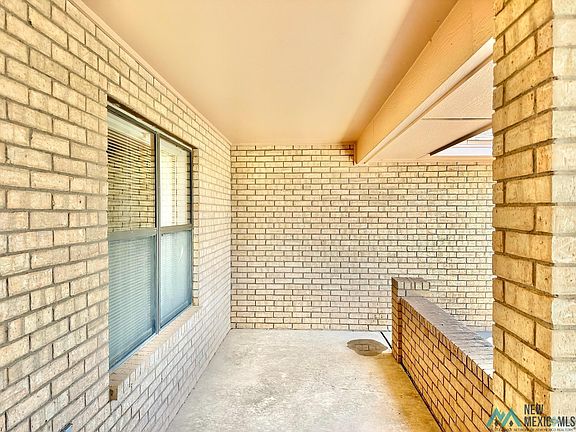 3rd image of 12 Stephens Cir