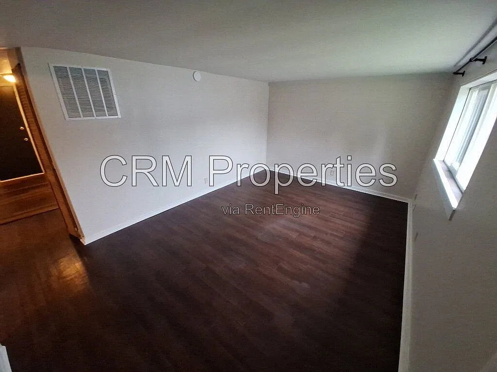 2 bed, 1.0 bath, 715 sqft, $950 — Photo 3