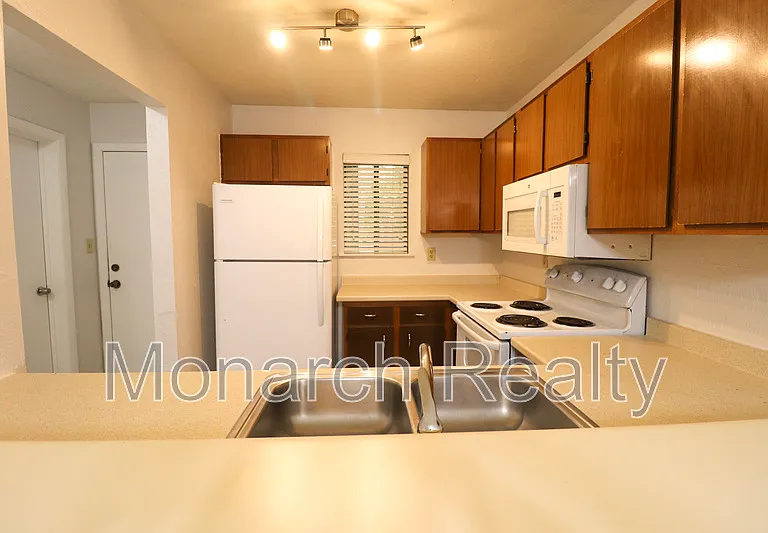 89 SE 16th Ave #101-P101 — Photo 12