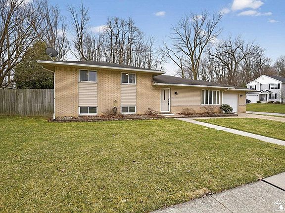 3rd image of 3739 Ridgedale Ln