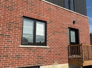 19 Arrowsmith Ave #5B, Toronto, ON M6M2W8