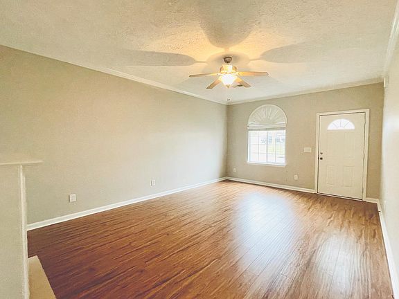 4th image of 724 Spence Enclave Ln #724