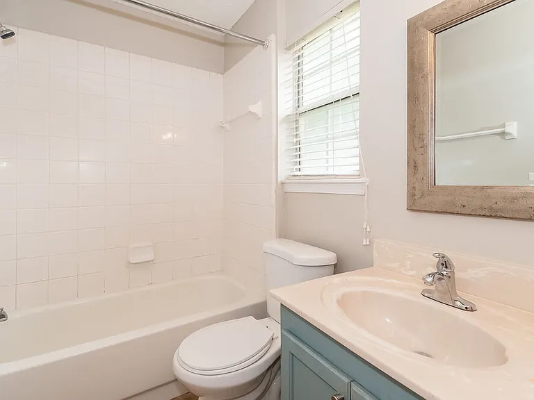 1826 Ashmore Green Dr — Photo 12