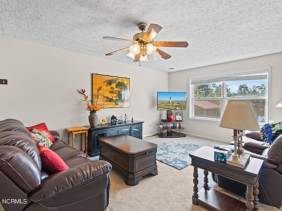 4th image of 570 Kennedy Circle