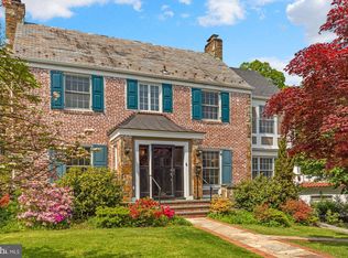 219 Woodland Ter, Alexandria, VA 22302