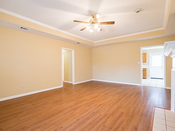 4th image of 3811 Stratford Cir