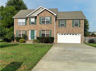 3331 Greenspoint Dr, Clarksville, TN 37042