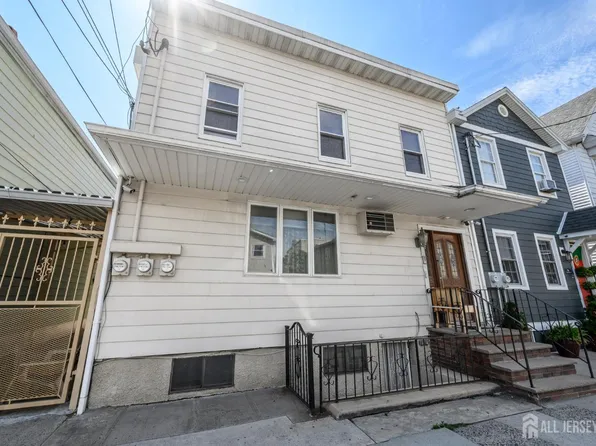 94 Van Buren St, Newark, NJ 07105