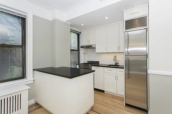 Rented by Keller Williams NYC | media 23