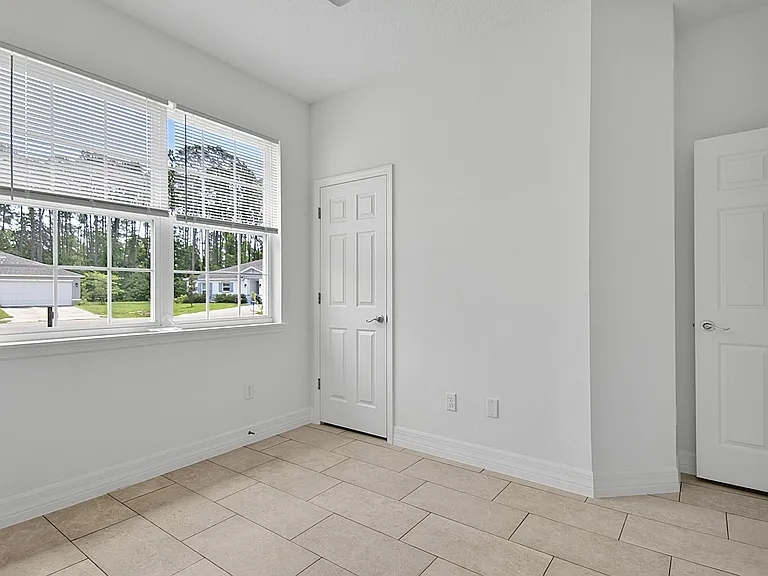 14 Ullynn Pl #A — Photo 47