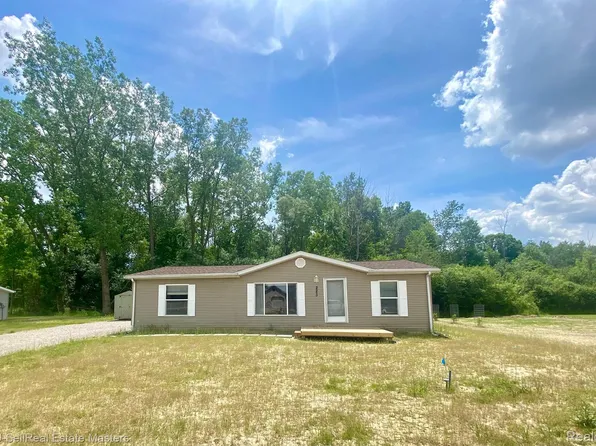 223 Clark St, Yale, MI 48097