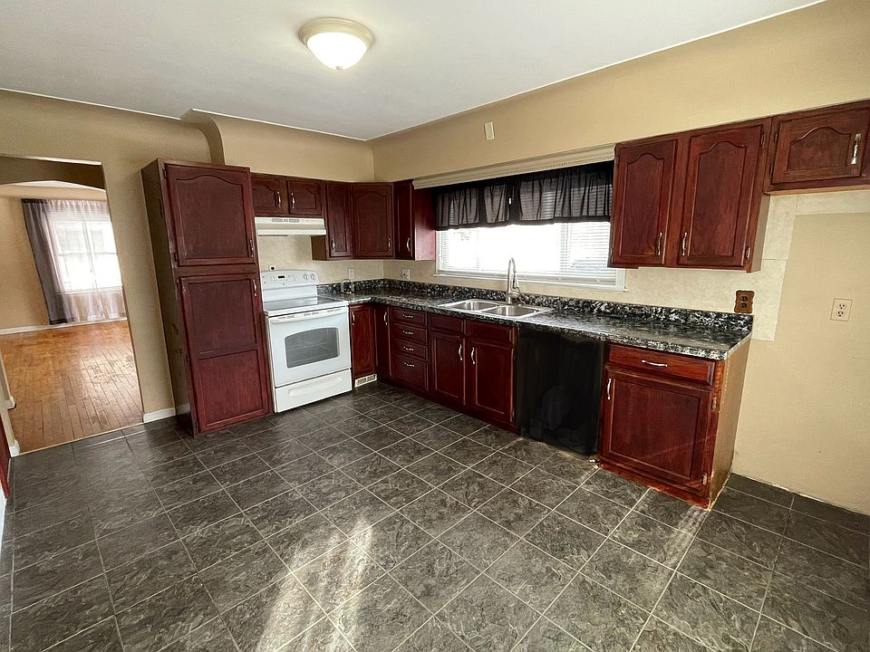 1st image of 3331 Pine Grove Ave