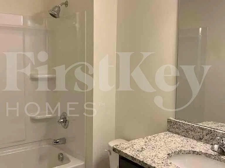 447 Stonefield Cir — Photo 16