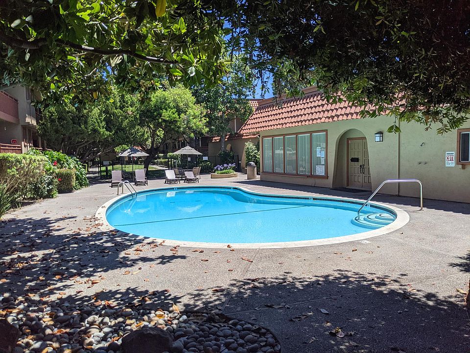 1st image of 1083 Alta Mira Dr
