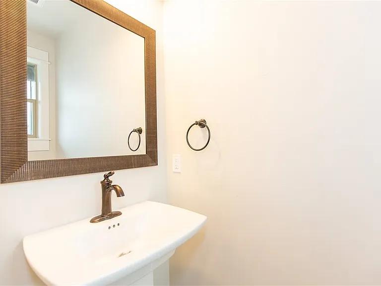 1211 W Summit St #A — Photo 10